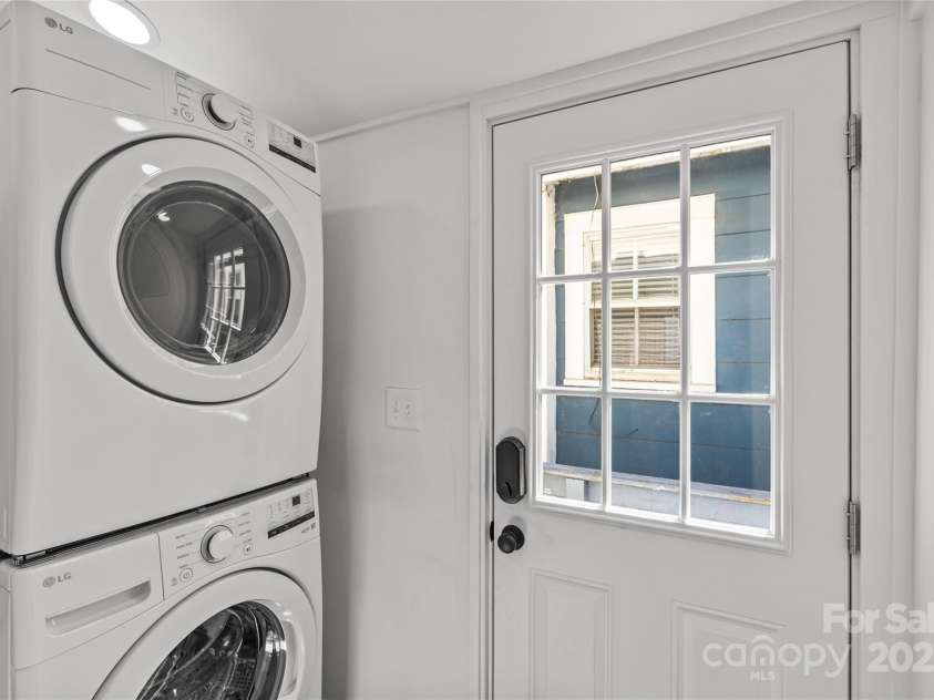 1517 Cleveland Avenue, Charlotte, NC 28203.  MLS# CAR4232687, YatesRealty ID 9019. 