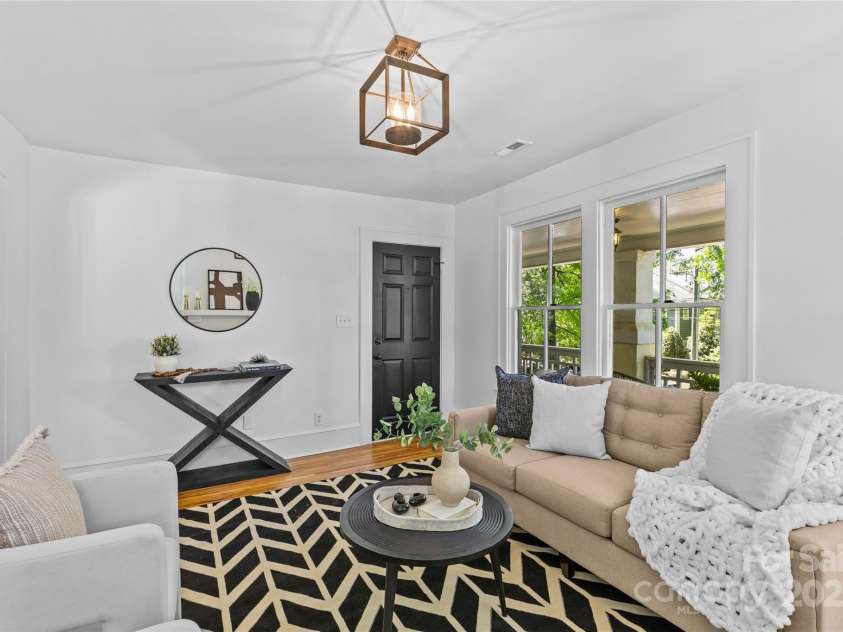 1517 Cleveland Avenue, Charlotte, NC 28203.  MLS# CAR4232687, YatesRealty ID 9019. 