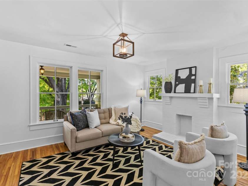 1517 Cleveland Avenue, Charlotte, NC 28203.  MLS# CAR4232687, YatesRealty ID 9019. 