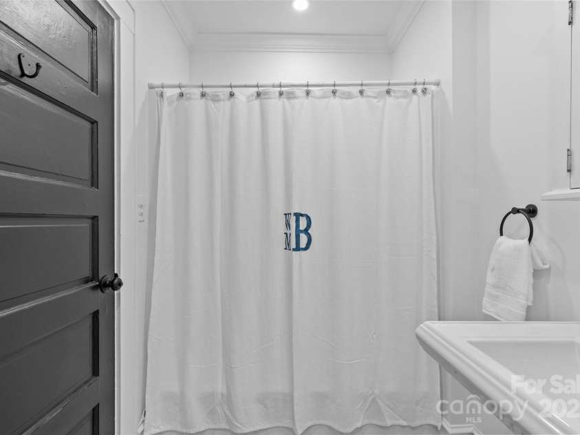 1517 Cleveland Avenue, Charlotte, NC 28203.  MLS# CAR4232687, YatesRealty ID 9019. 