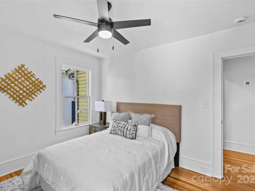 1517 Cleveland Avenue, Charlotte, NC 28203.  MLS# CAR4232687, YatesRealty ID 9019. 