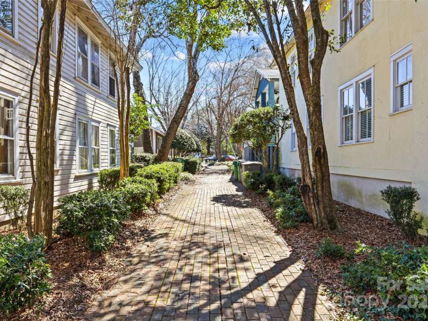 1517 Cleveland Avenue, Charlotte, NC 28203.  MLS# CAR4232687, YatesRealty ID 9019. 