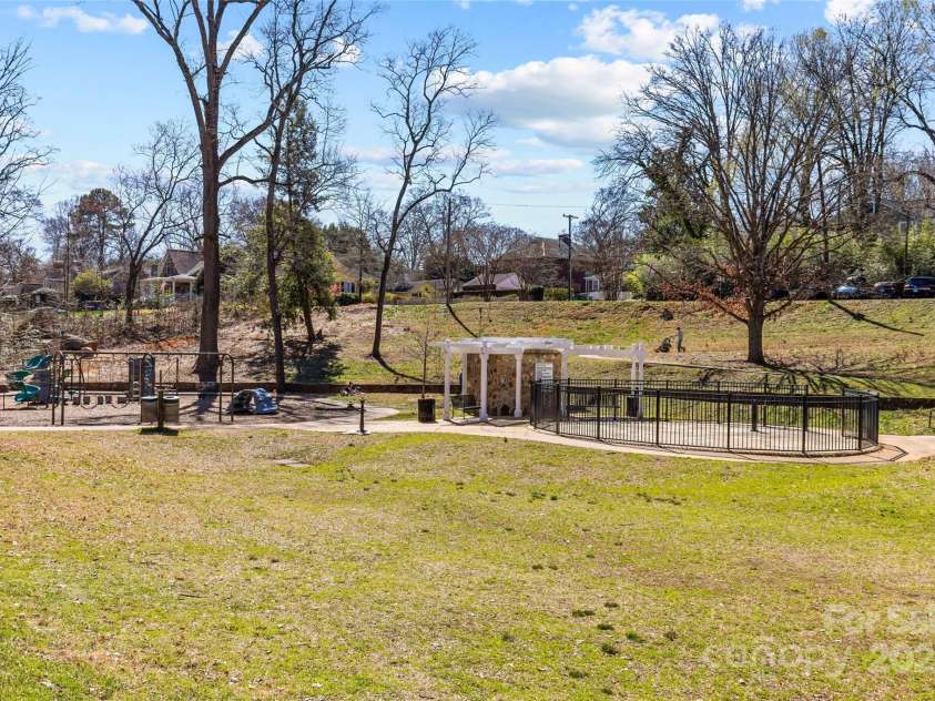 1517 Cleveland Avenue, Charlotte, NC 28203.  MLS# CAR4232687, YatesRealty ID 9019. 