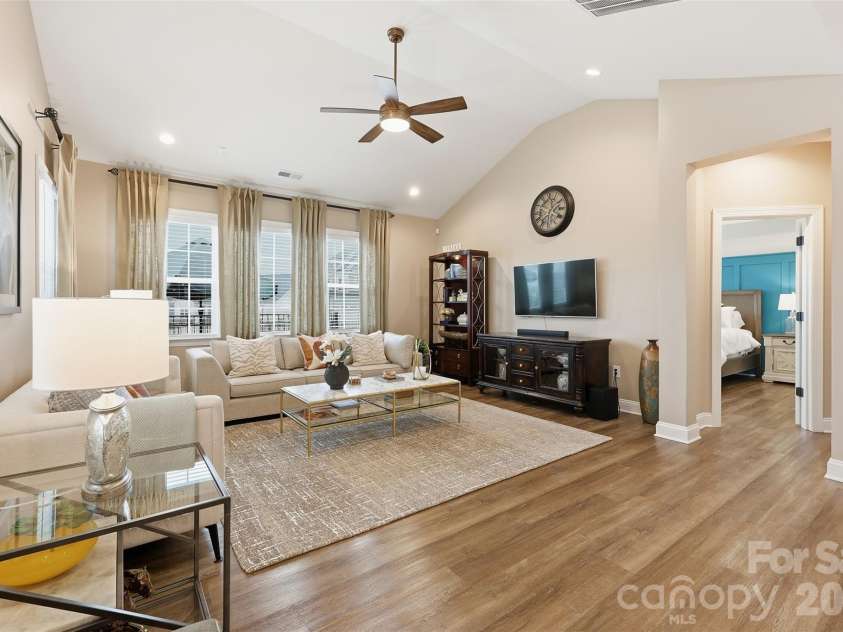 1157 Overlake Drive, Belmont, NC 28012.  MLS# CAR4286954, YatesRealty ID 9021. 