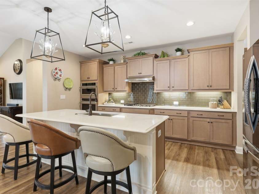 1157 Overlake Drive, Belmont, NC 28012.  MLS# CAR4286954, YatesRealty ID 9021. 