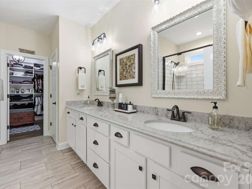 1157 Overlake Drive, Belmont, NC 28012.  MLS# CAR4286954, YatesRealty ID 9021. 
