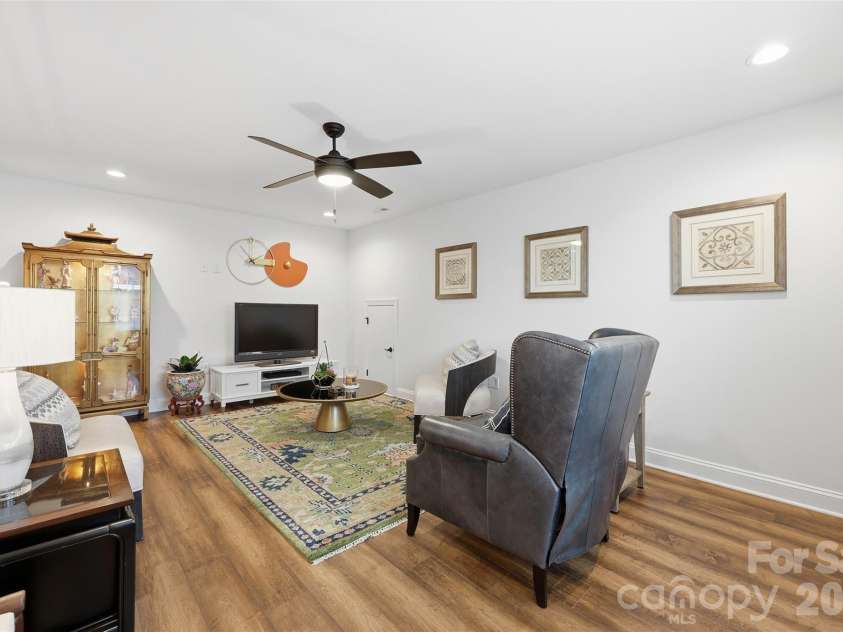 1157 Overlake Drive, Belmont, NC 28012.  MLS# CAR4286954, YatesRealty ID 9021. 