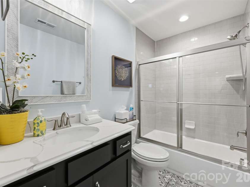 1157 Overlake Drive, Belmont, NC 28012.  MLS# CAR4286954, YatesRealty ID 9021. 
