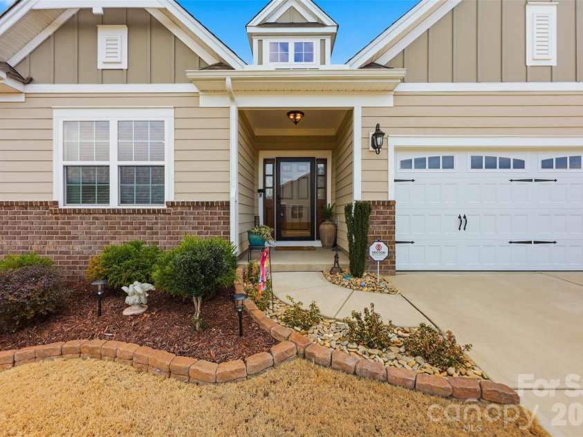 1157 Overlake Drive, Belmont, NC 28012.  MLS# CAR4286954, YatesRealty ID 9021. 