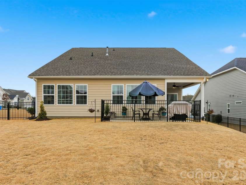 1157 Overlake Drive, Belmont, NC 28012.  MLS# CAR4286954, YatesRealty ID 9021. 