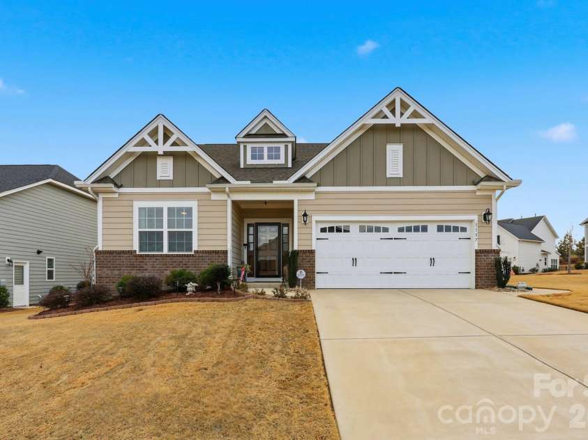 1157 Overlake Drive, Belmont, NC 28012.  MLS# CAR4286954, YatesRealty ID 9021. 