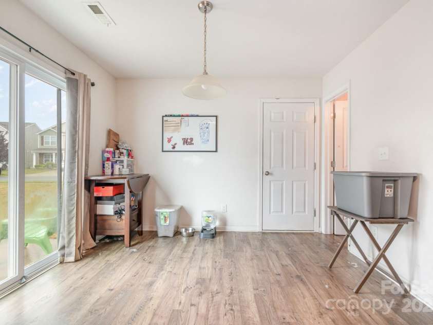 3033 Green Apple Drive, Dallas, NC 28034.  MLS# CAR4250070, YatesRealty ID 9021. 