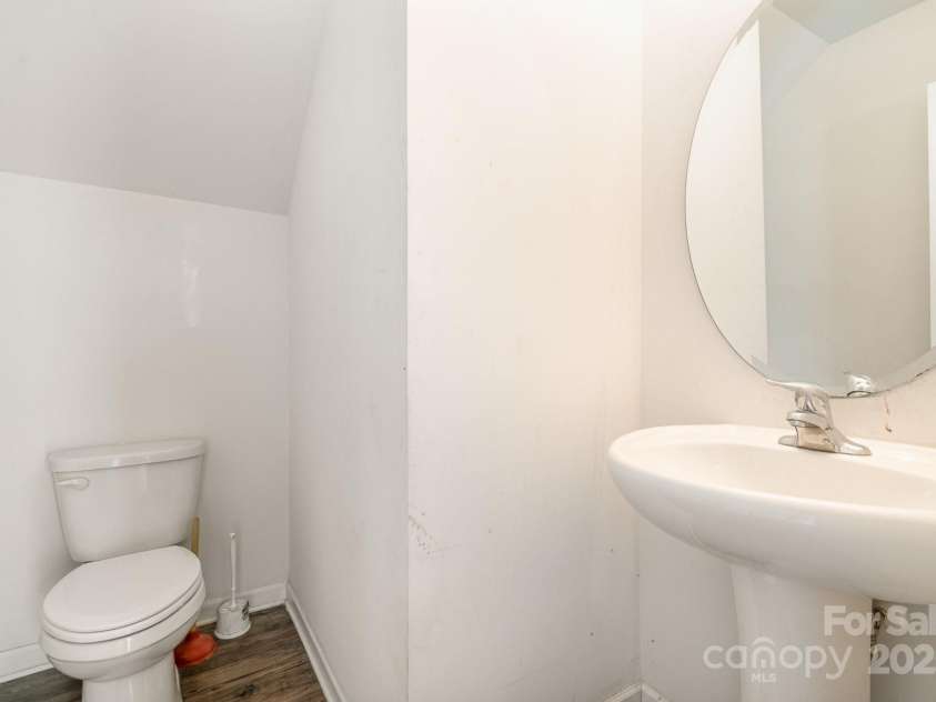 3033 Green Apple Drive, Dallas, NC 28034.  MLS# CAR4250070, YatesRealty ID 9021. 