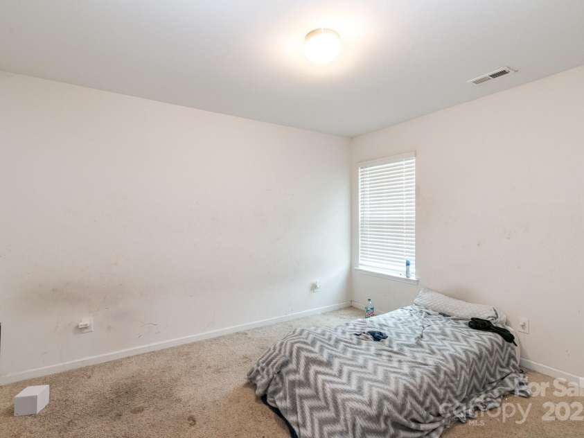 3033 Green Apple Drive, Dallas, NC 28034.  MLS# CAR4250070, YatesRealty ID 9021. 