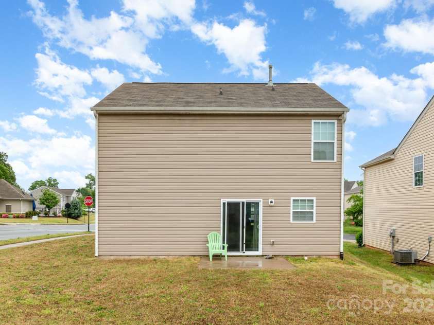 3033 Green Apple Drive, Dallas, NC 28034.  MLS# CAR4250070, YatesRealty ID 9021. 