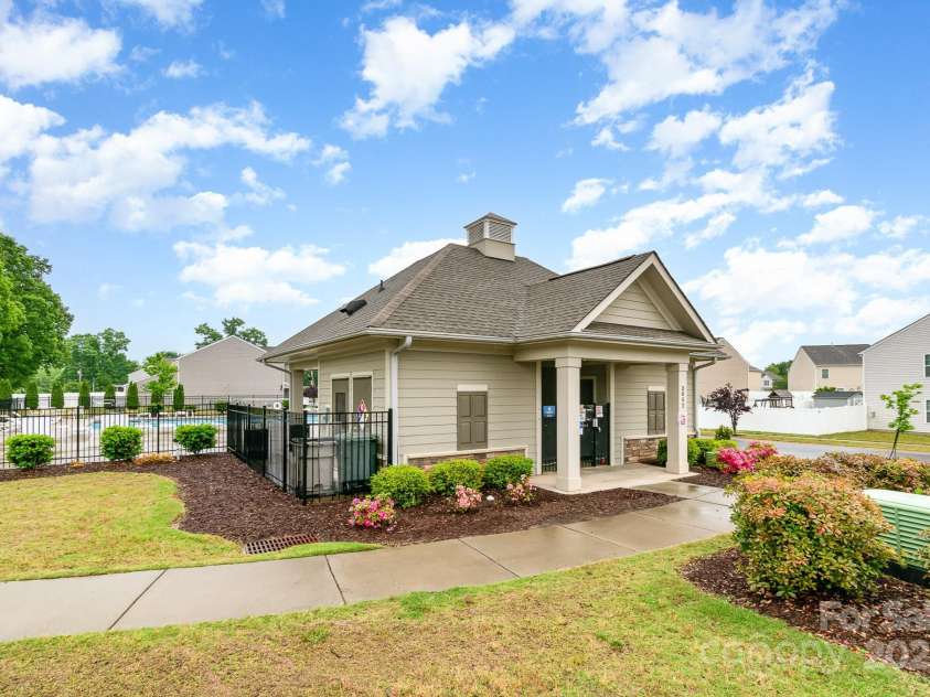 3033 Green Apple Drive, Dallas, NC 28034.  MLS# CAR4250070, YatesRealty ID 9021. 