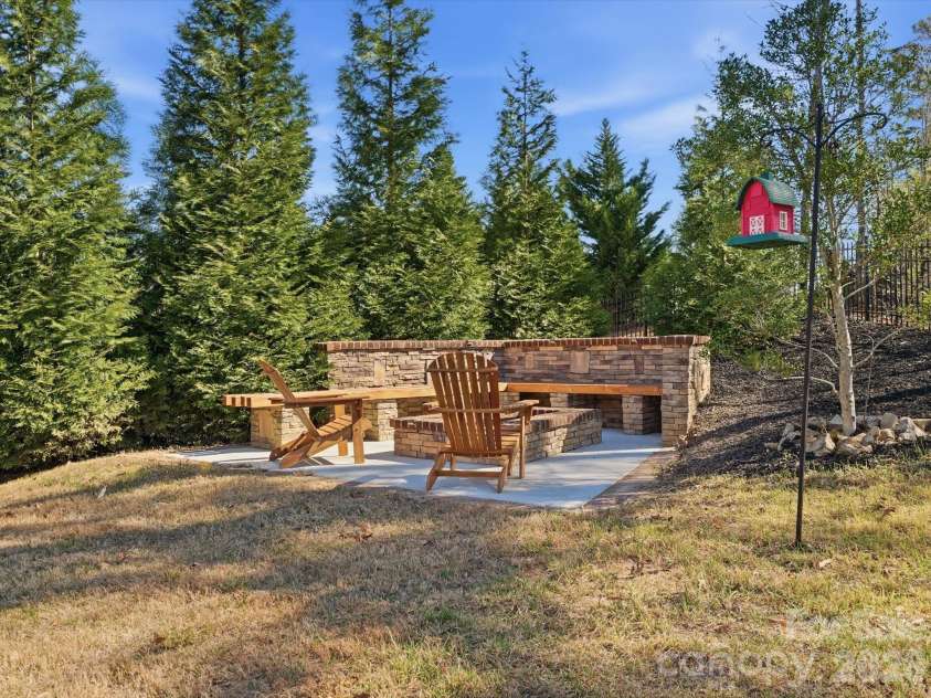 8000 Fallondale Road, Waxhaw, NC 28173.  MLS# CAR4362638, YatesRealty ID 9022. 