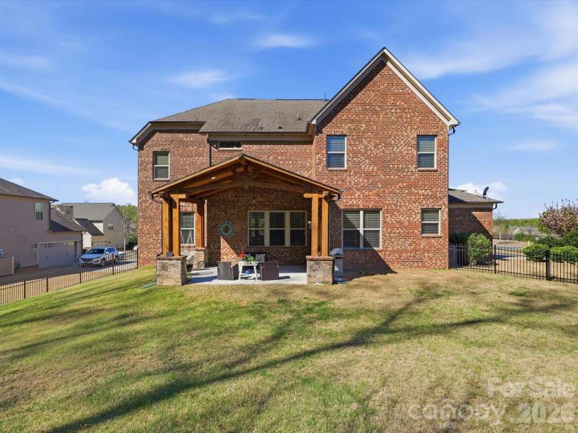 8000 Fallondale Road, Waxhaw, NC 28173.  MLS# CAR4362638, YatesRealty ID 9022. 