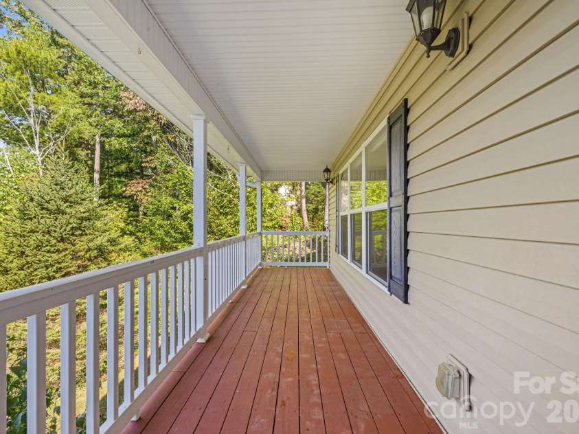 207 Christina Court, Asheville, NC 28806.  MLS# CAR4330846, YatesRealty ID 9023. 