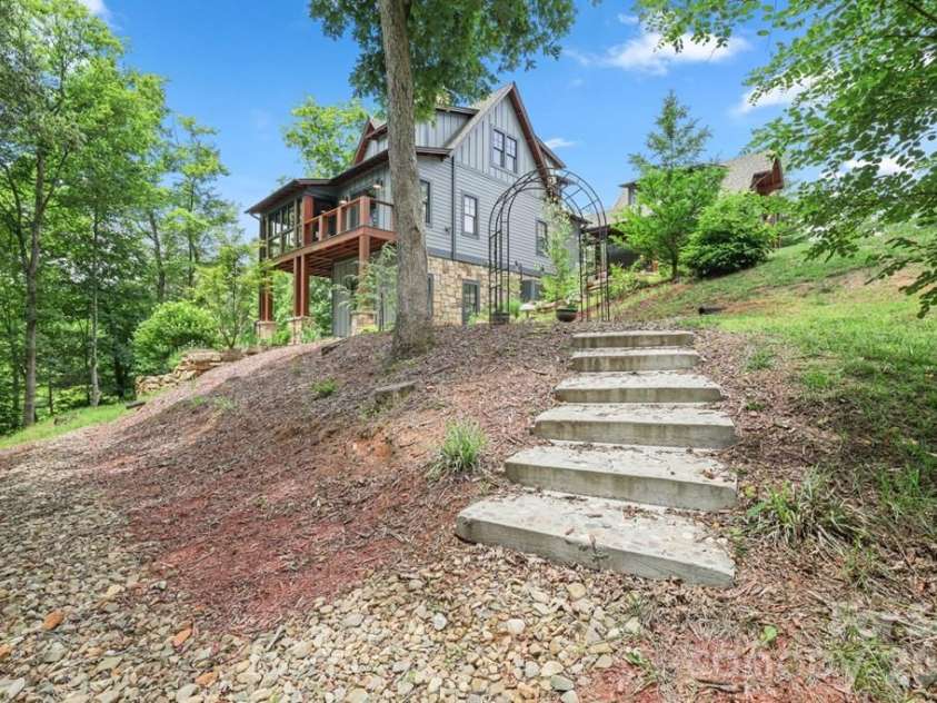 117 Amberleaf Way, Cullowhee, NC 28723.  MLS# CAR4358578, YatesRealty ID 9024. 
