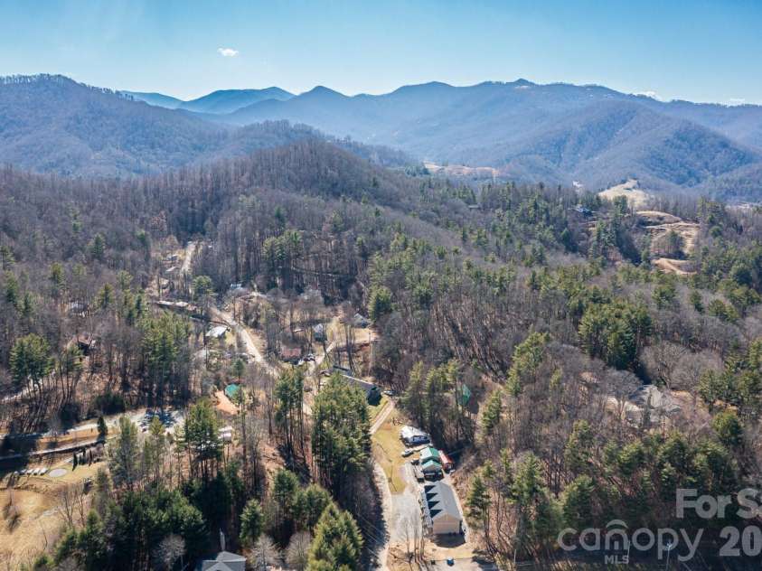 328 Bowditch Street, Burnsville, NC 28714.  MLS# CAR4332968, YatesRealty ID 9026. 