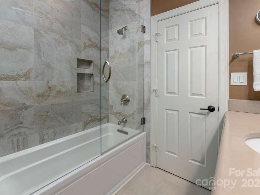 13101 Whisper Creek Drive, Charlotte, NC 28277.  MLS# CAR4207268, YatesRealty ID 9027. 
