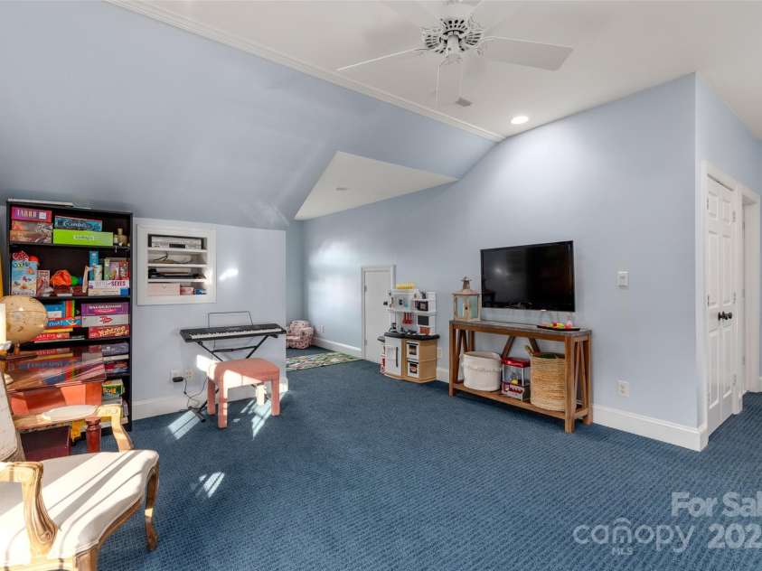 13101 Whisper Creek Drive, Charlotte, NC 28277.  MLS# CAR4207268, YatesRealty ID 9027. 