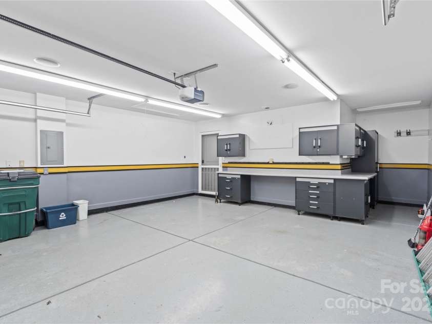 4875 Polo Gate Boulevard, Charlotte, NC 28216.  MLS# CAR4203380, YatesRealty ID 903. 