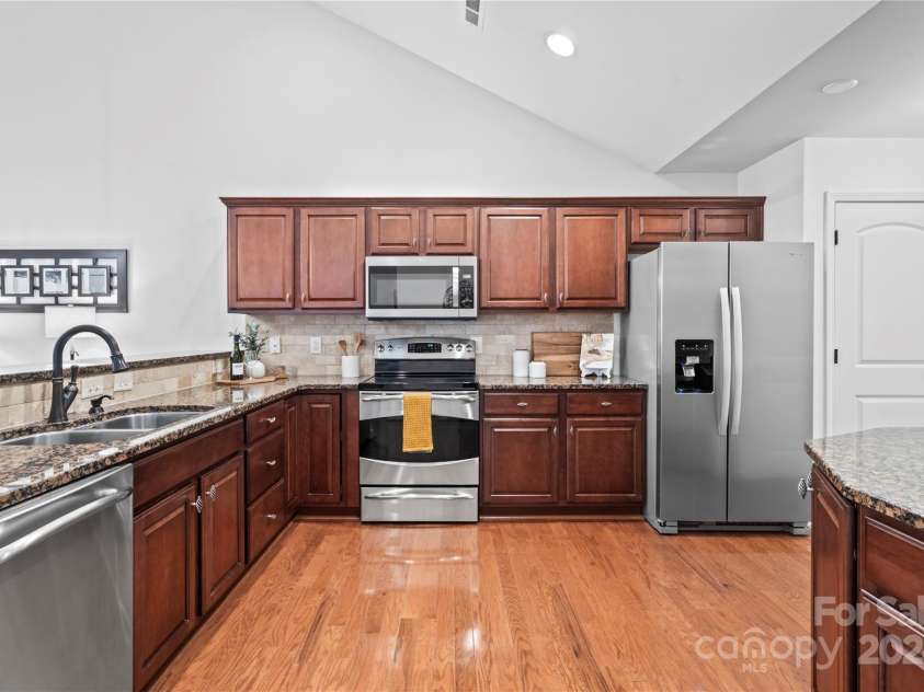 4875 Polo Gate Boulevard, Charlotte, NC 28216.  MLS# CAR4203380, YatesRealty ID 903. 