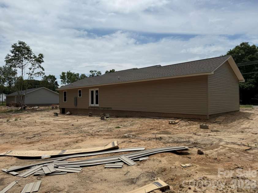3014 Polkville Road, Shelby, NC 28150.  MLS# CAR4389131, YatesRealty ID 9030. 