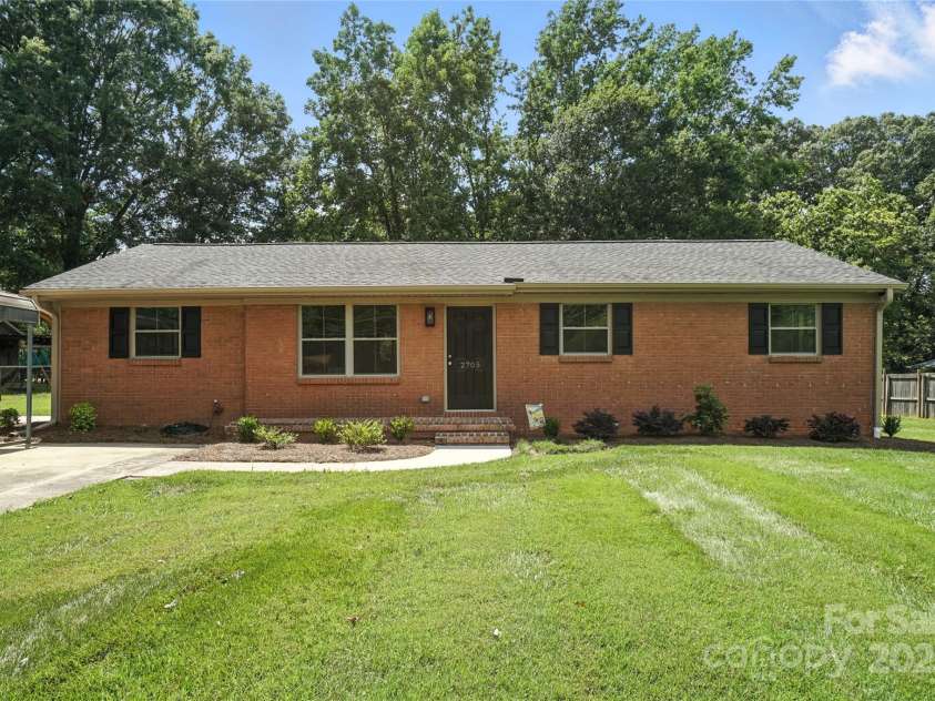 2705 Lowell Bethesda Road, Gastonia, NC 28056.  MLS# CAR4273014, YatesRealty ID 9031. 