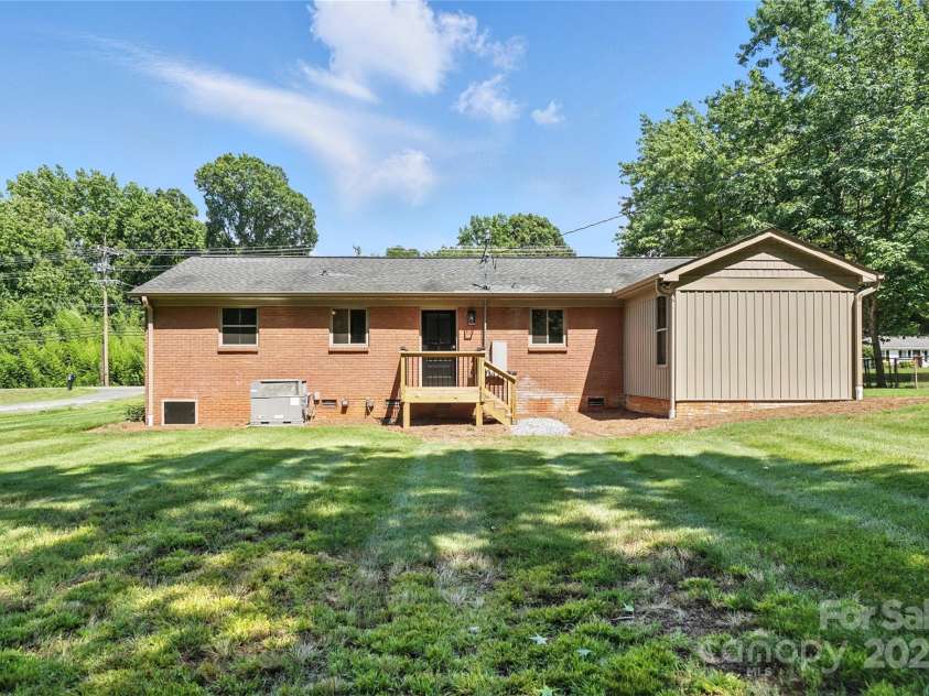2705 Lowell Bethesda Road, Gastonia, NC 28056.  MLS# CAR4273014, YatesRealty ID 9031. 