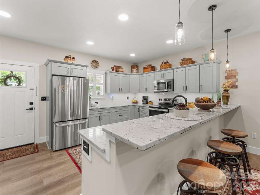 143 Carver Street, Brevard, NC 28712.  MLS# CAR4375520, YatesRealty ID 9032. 