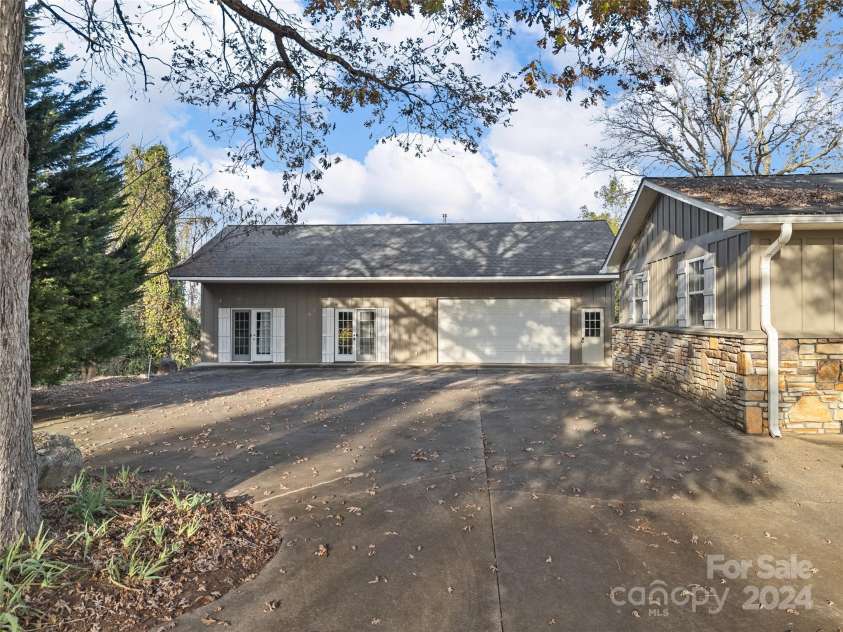 2627 Pea Ridge Road, Mill Spring, NC 28756.  MLS# CAR4202412, YatesRealty ID 9032. 