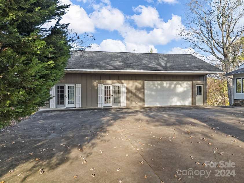 2627 Pea Ridge Road, Mill Spring, NC 28756.  MLS# CAR4202412, YatesRealty ID 9032. 