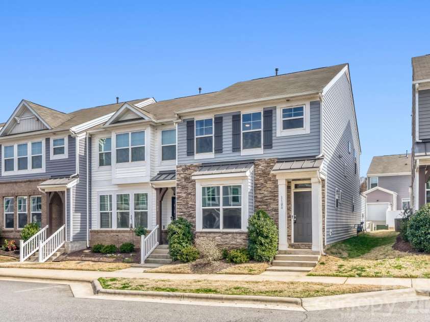 110 Synandra Drive, Mooresville, NC 28117.  MLS# CAR4352091, YatesRealty ID 9033. 