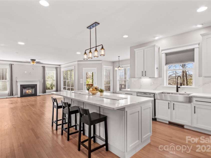 137 Hunters Hill Drive, Statesville, NC 28677.  MLS# CAR4230456, YatesRealty ID 9033. 