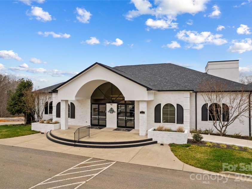 137 Hunters Hill Drive, Statesville, NC 28677.  MLS# CAR4230456, YatesRealty ID 9033. Larkin Clubhouse