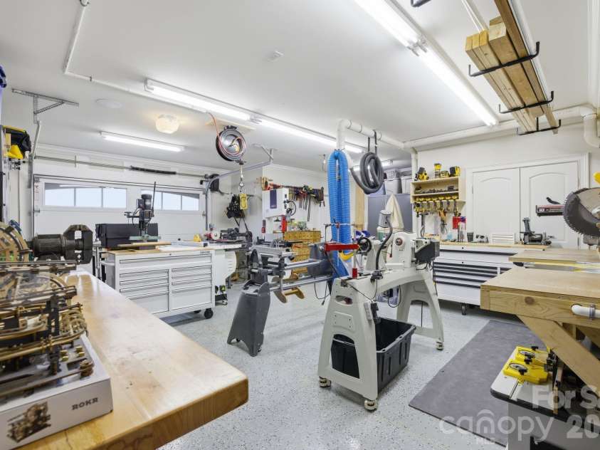 875 Starboard Reach None, Lexington, NC 27292.  MLS# CAR4329602, YatesRealty ID 9034. Basement Workshop/Garage