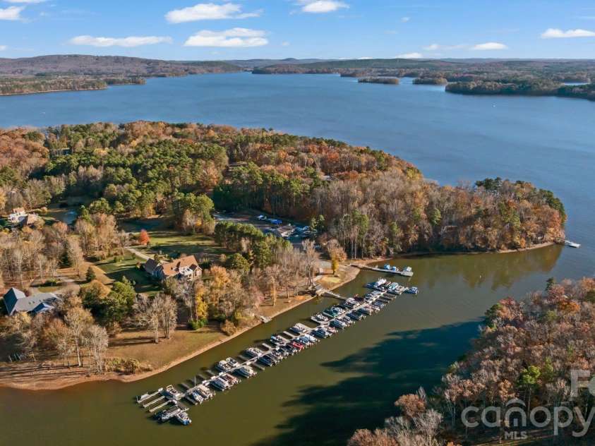 875 Starboard Reach None, Lexington, NC 27292.  MLS# CAR4329602, YatesRealty ID 9034. Convenient Nearby Marina