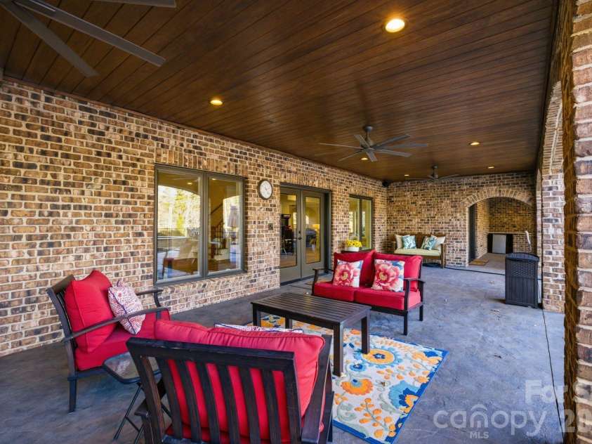 875 Starboard Reach None, Lexington, NC 27292.  MLS# CAR4329602, YatesRealty ID 9034. Covered Terrace Off Walk-Out Lower Level