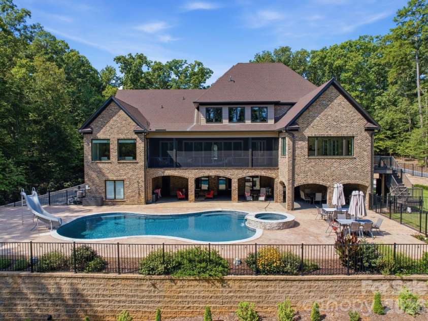 875 Starboard Reach None, Lexington, NC 27292.  MLS# CAR4329602, YatesRealty ID 9034. Lakefront Living + Expansive Yard