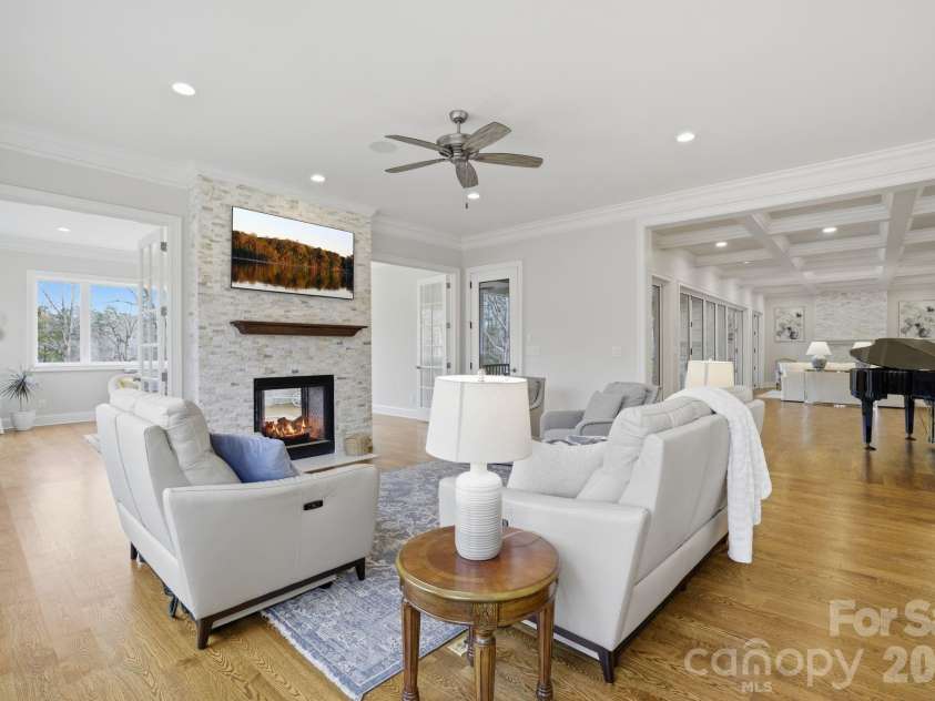 875 Starboard Reach None, Lexington, NC 27292.  MLS# CAR4329602, YatesRealty ID 9034. Living Room with See-Through Fireplace