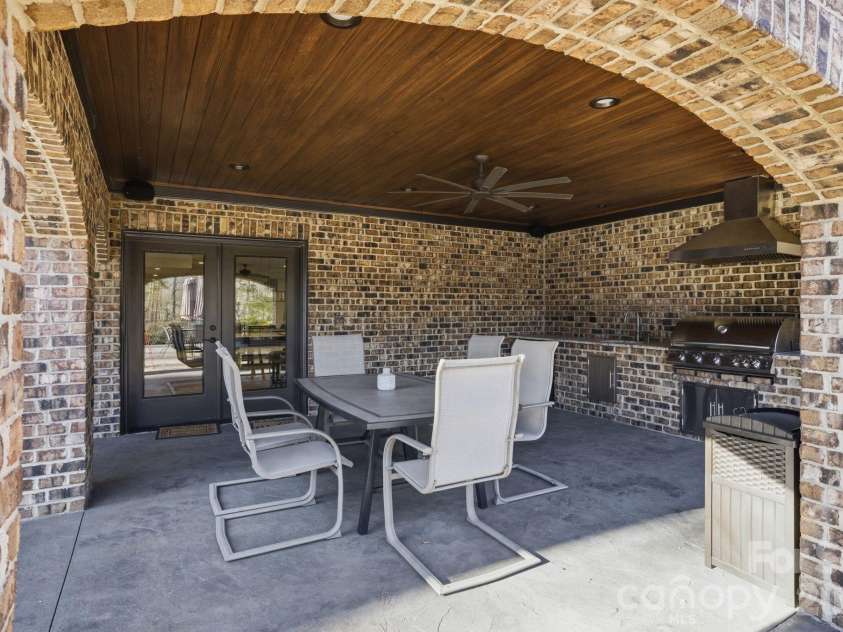 875 Starboard Reach None, Lexington, NC 27292.  MLS# CAR4329602, YatesRealty ID 9034. Outdoor Kitchen & Dining Off Walk-Out Lower Level
