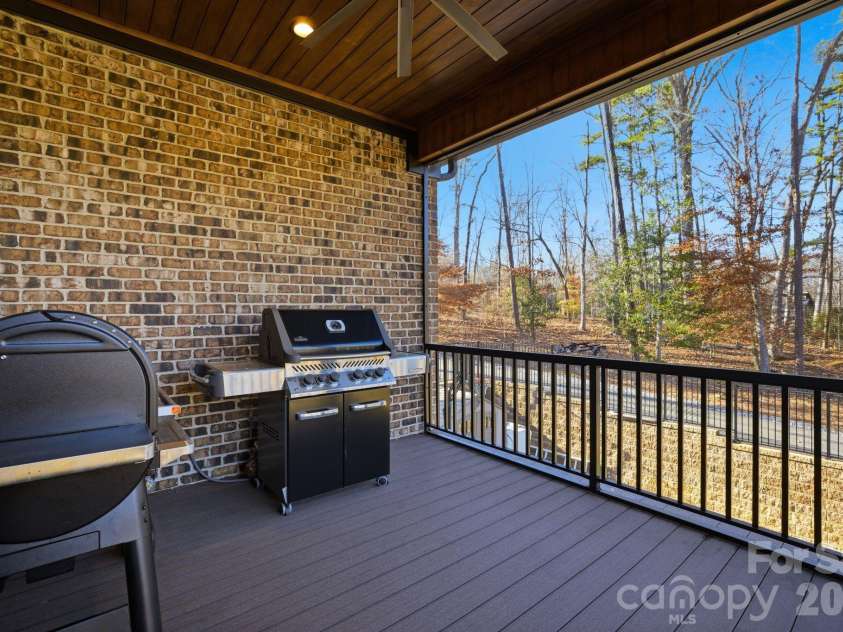 875 Starboard Reach None, Lexington, NC 27292.  MLS# CAR4329602, YatesRealty ID 9034. Screened Grilling Porch