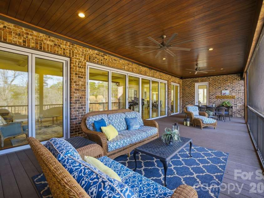 875 Starboard Reach None, Lexington, NC 27292.  MLS# CAR4329602, YatesRealty ID 9034. Screened Veranda Overlooking High Rock Lake