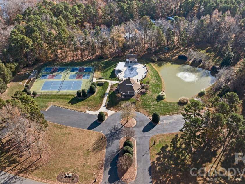 875 Starboard Reach None, Lexington, NC 27292.  MLS# CAR4329602, YatesRealty ID 9034. Yachtsman's Point Amenities