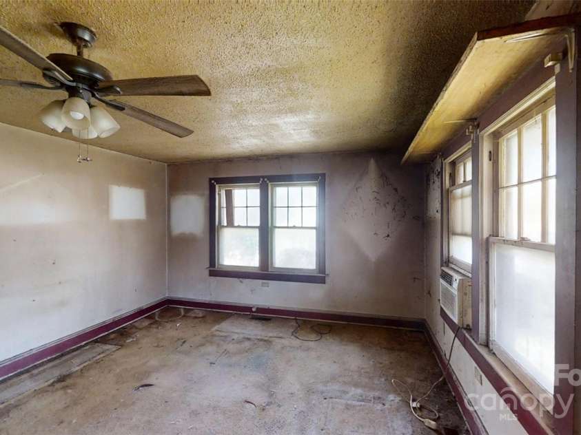 1628 Tunnel Road, Asheville, NC 28805.  MLS# CAR4235995, YatesRealty ID 9035. 