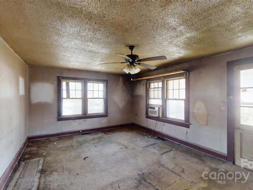 1628 Tunnel Road, Asheville, NC 28805.  MLS# CAR4235995, YatesRealty ID 9035. 