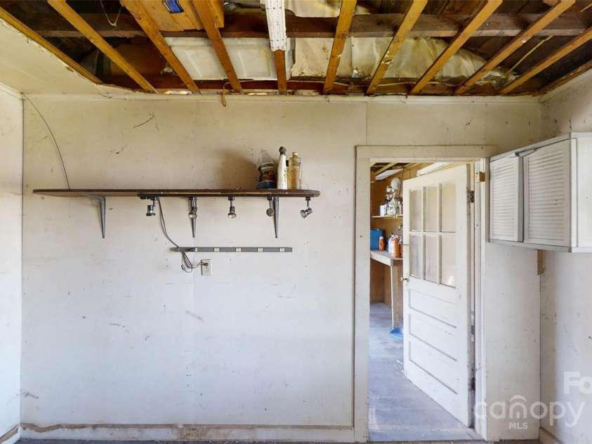 1628 Tunnel Road, Asheville, NC 28805.  MLS# CAR4235995, YatesRealty ID 9035. 